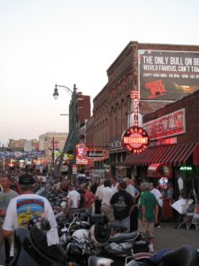 Read more about the article 10 Things To Do on Beale Street in Downtown Memphis, TN