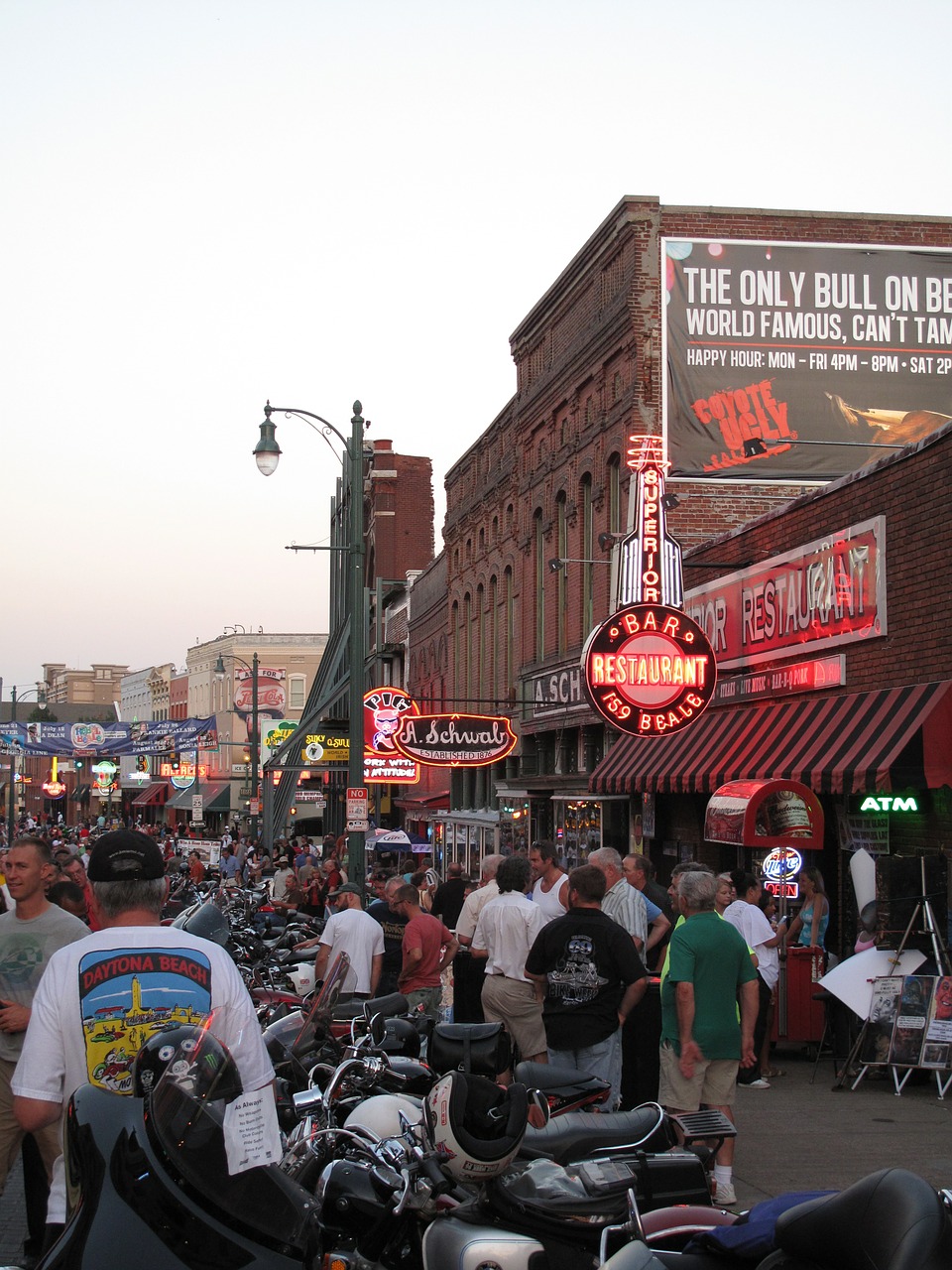 You are currently viewing 10 Things To Do on Beale Street in Downtown Memphis, TN