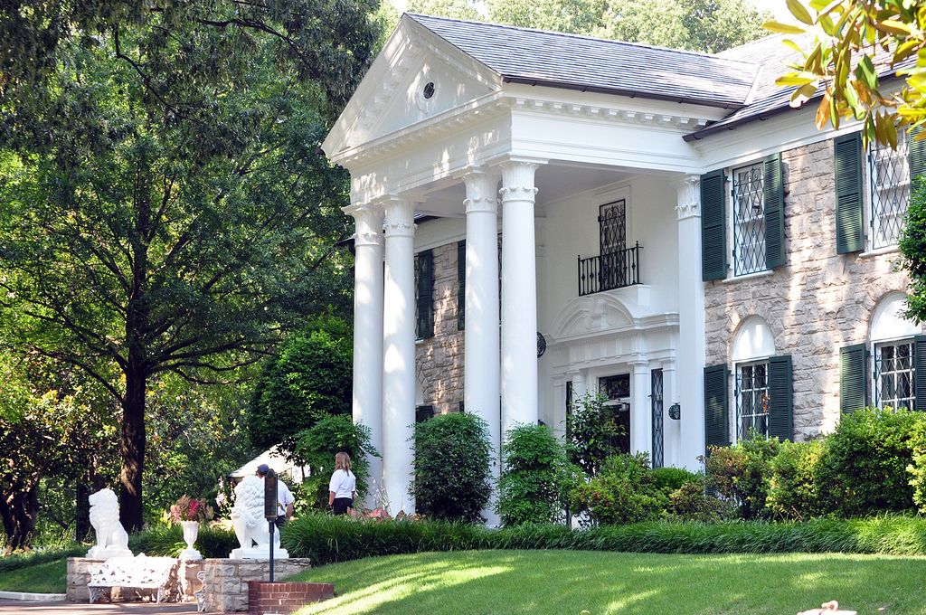 Graceland Mansion Entrance Memphis.