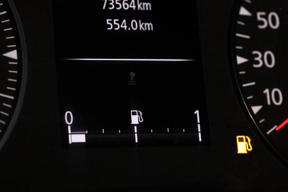 You are currently viewing How Long Can You Drive With the Fuel Light On: Memphis Driver’s Guide